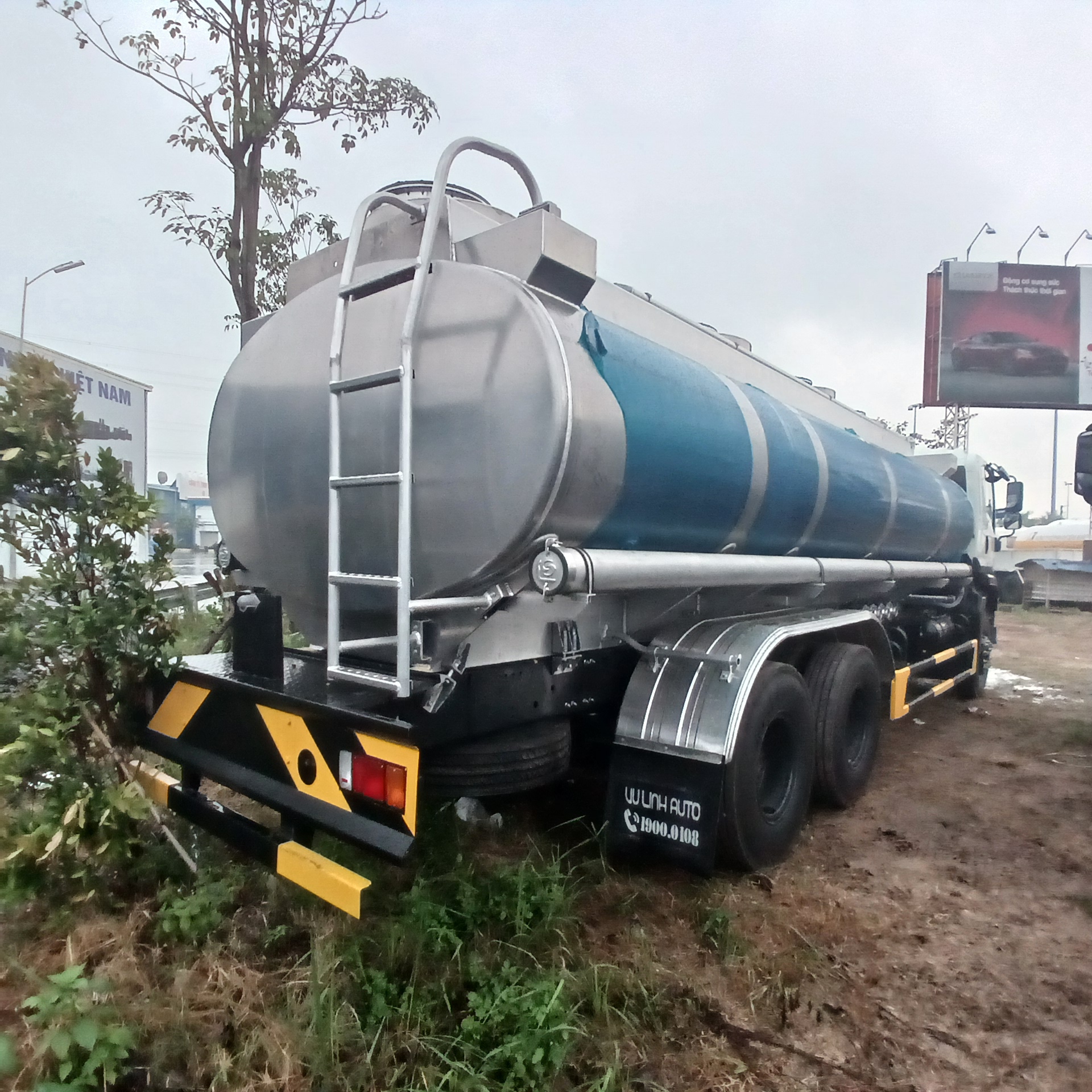 xe-bon-cho-xang-dau-isuzu-nhom